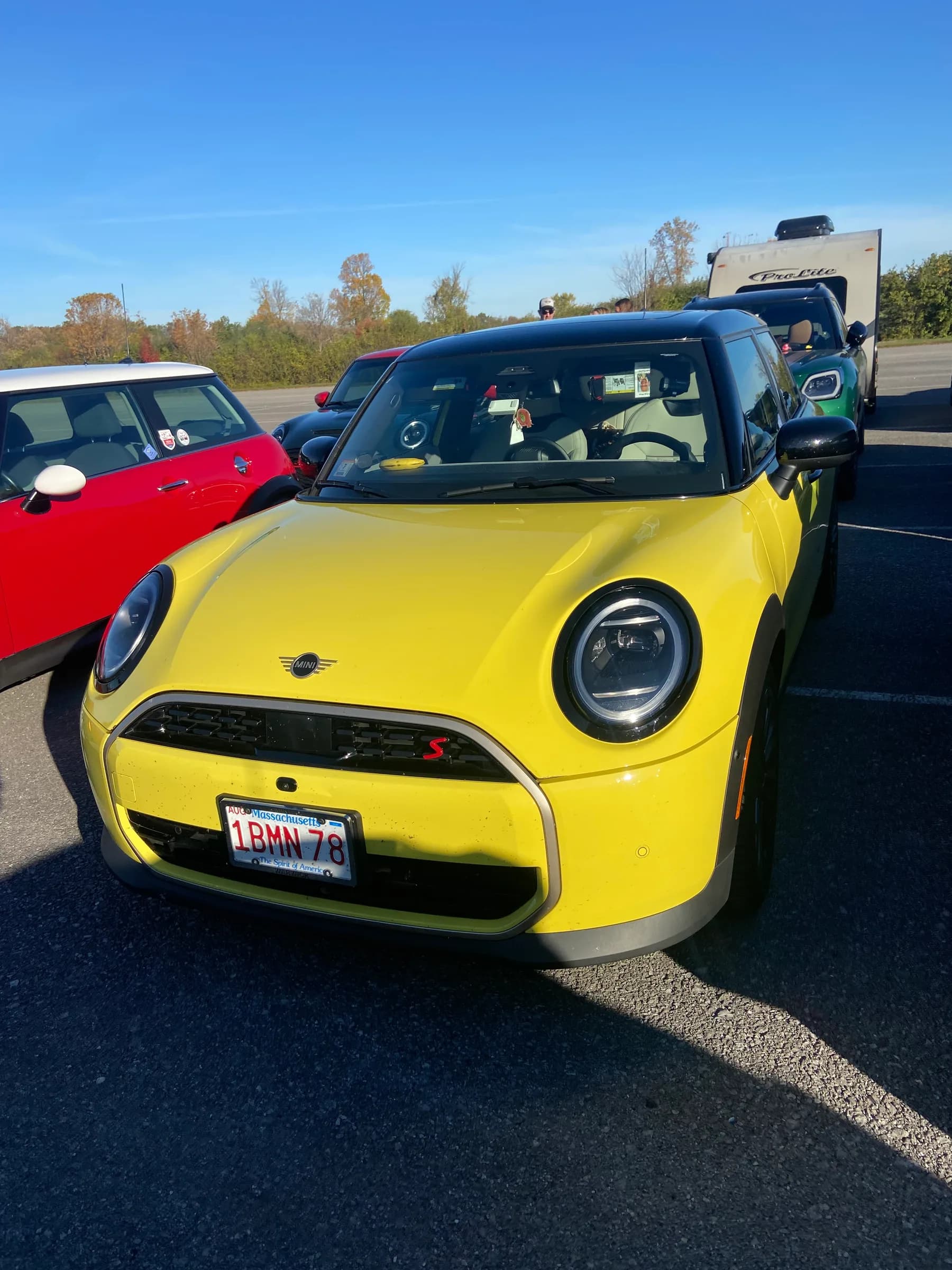 Sunny yellow 4-door hardtop w/black roof and mirrors!